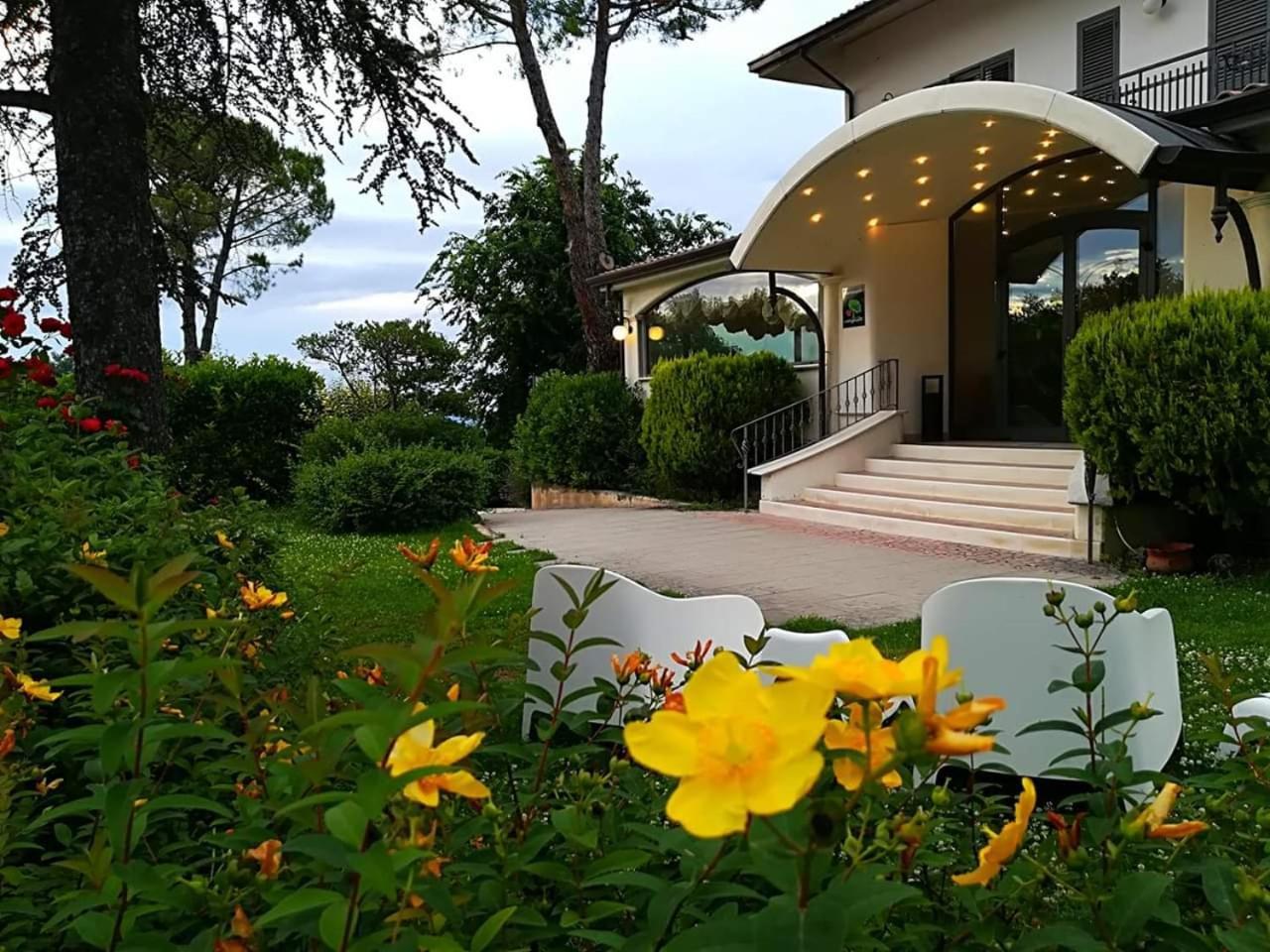 Hotel Panorama San Valentino in Abruzzo Citeriore Экстерьер фото