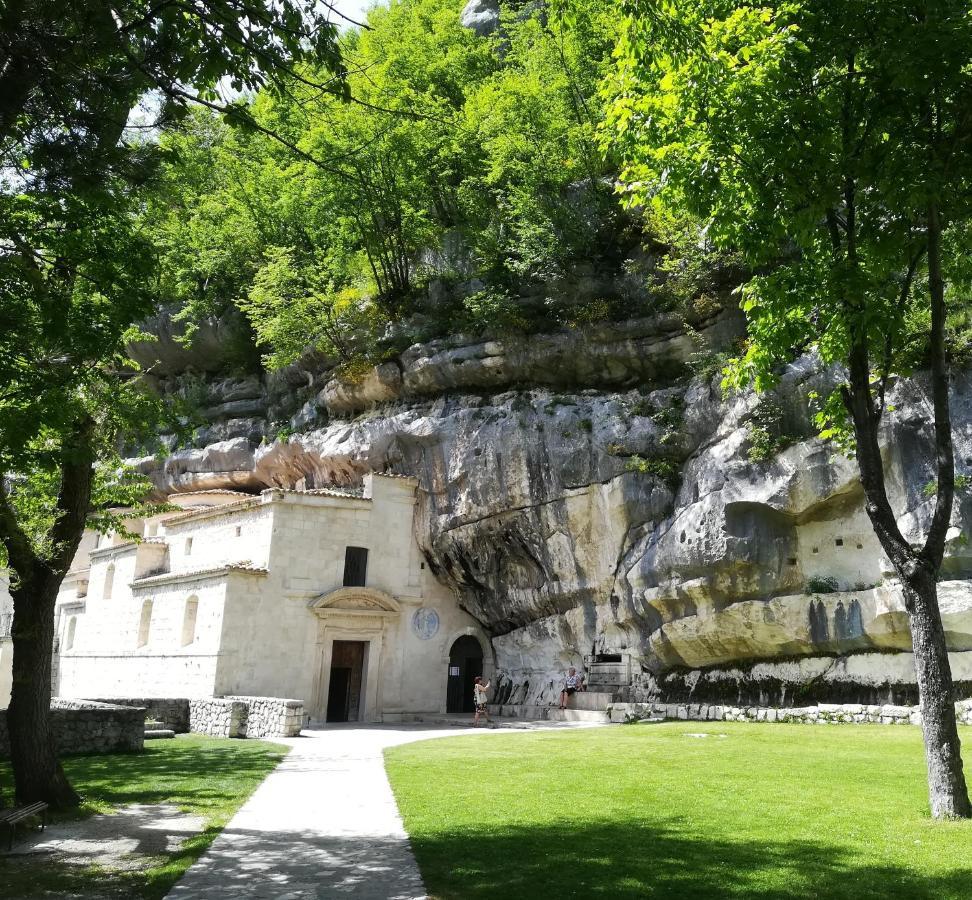 Hotel Panorama San Valentino in Abruzzo Citeriore Экстерьер фото